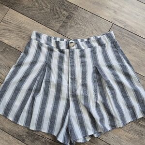 Heartloom Striped Gray and White Women's Medium Shorts
